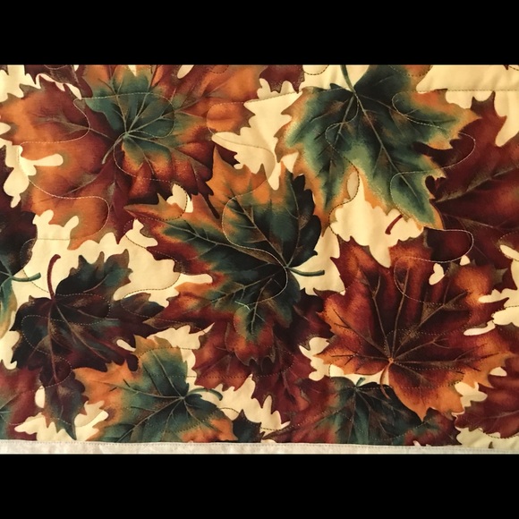 Table runner - Picture 7 of 7